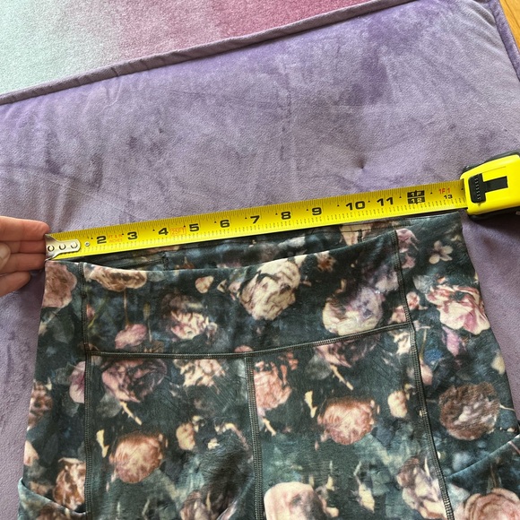 Lululemon Speed Up Crop size 6 - Picture 6 of 8